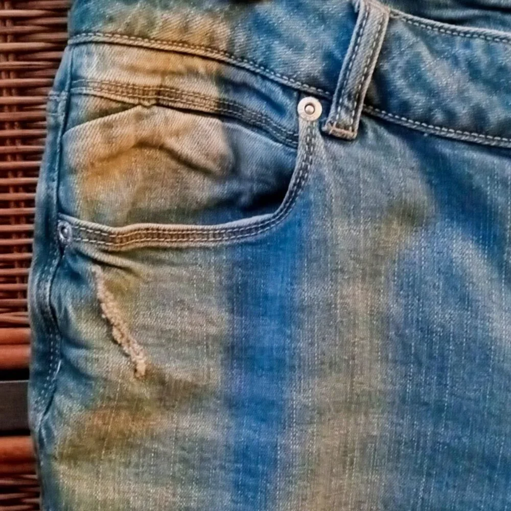 SOLD!!! - Maurices Blue Denim Capris w/Pearl & Silver Accents Women's Frayed Hem - Picture 9 of 16